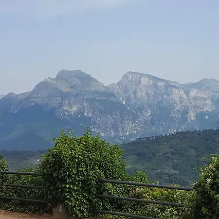House With A View Of Bajardo